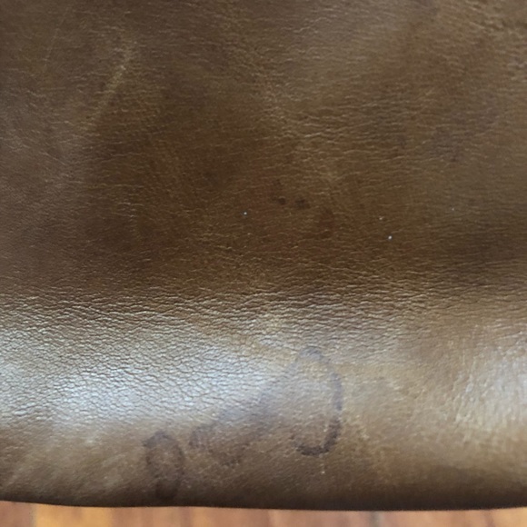 Small brown leather coach shoulder/wristlet bag - Picture 7 of 7